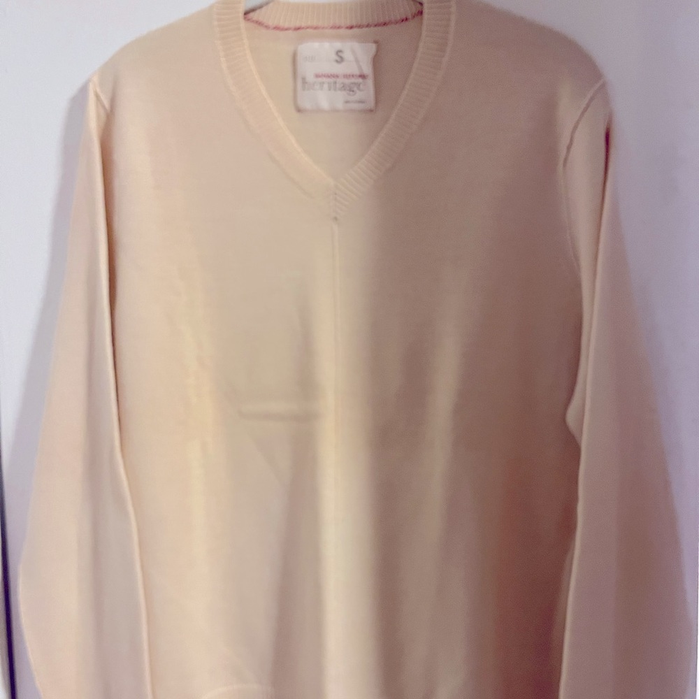 Banana Republic men’s cream 100% wool v-neck sweater
